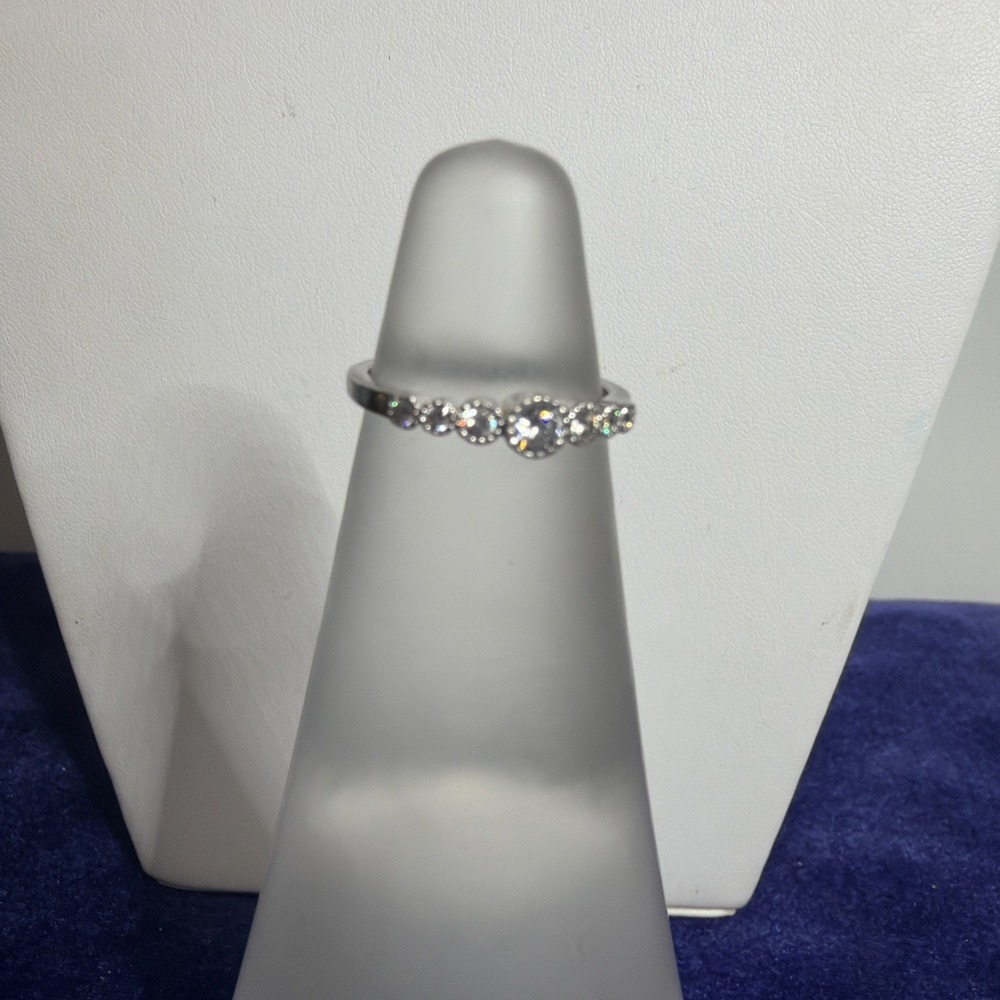 Sterling Silver 925 Clear Round CZ Gradiant Stone Band Ring Size 5.25